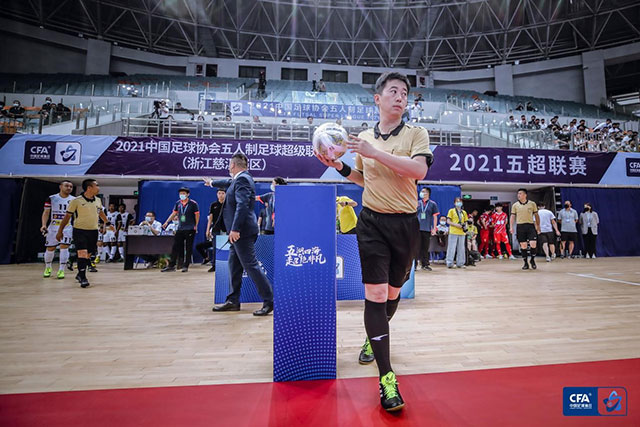 恩比德30+12率76人斩获4连胜 篮网逆转胜活塞