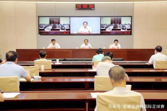 杨鸣谈新老交替：人才引进方面不如发达地区